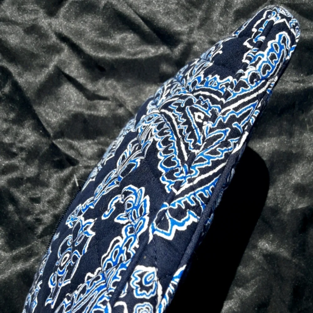 Vera Bradley Ipod Case Padded Purse Blue Paisley - Picture 14 of 16